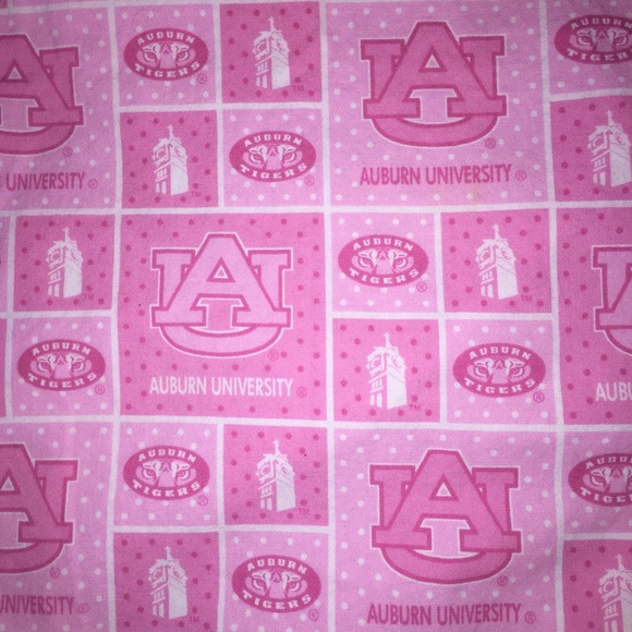 Tops - Women’s Pink Auburn Football Scrub Top Shirt Sz S